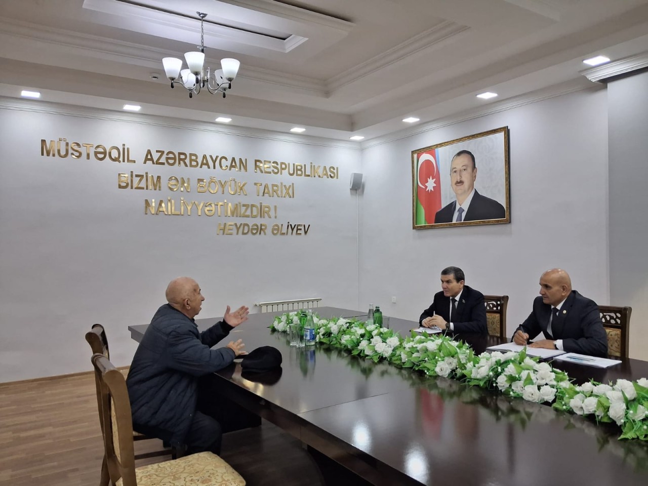 Millət vəkili vətəndaşlarla növbəti görüşünü keçirdi - FOTOLAR